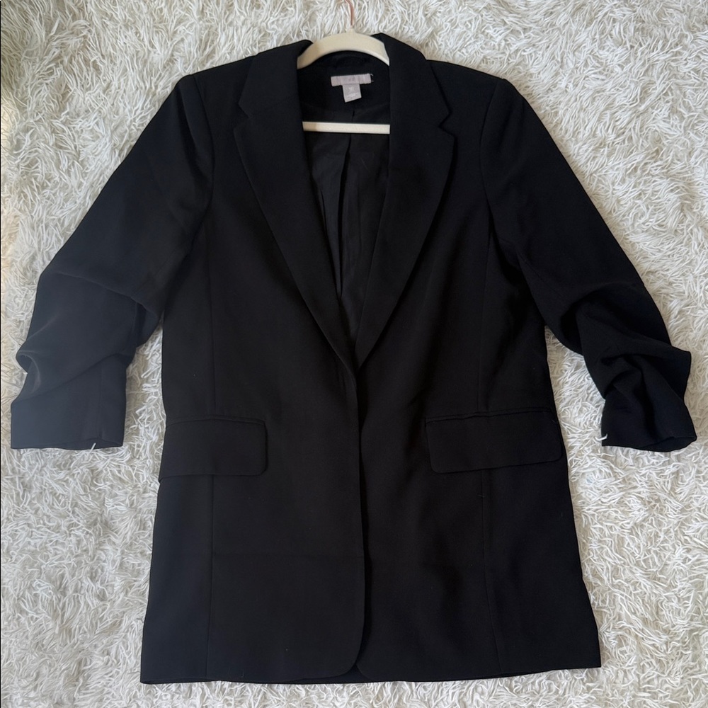NWOT Oversized blazer with shoulder pads H&M (Black size Small)
